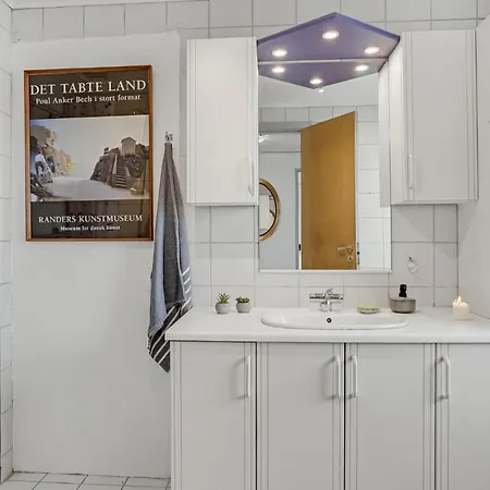 Beautiful In With Kitchen Holiday home